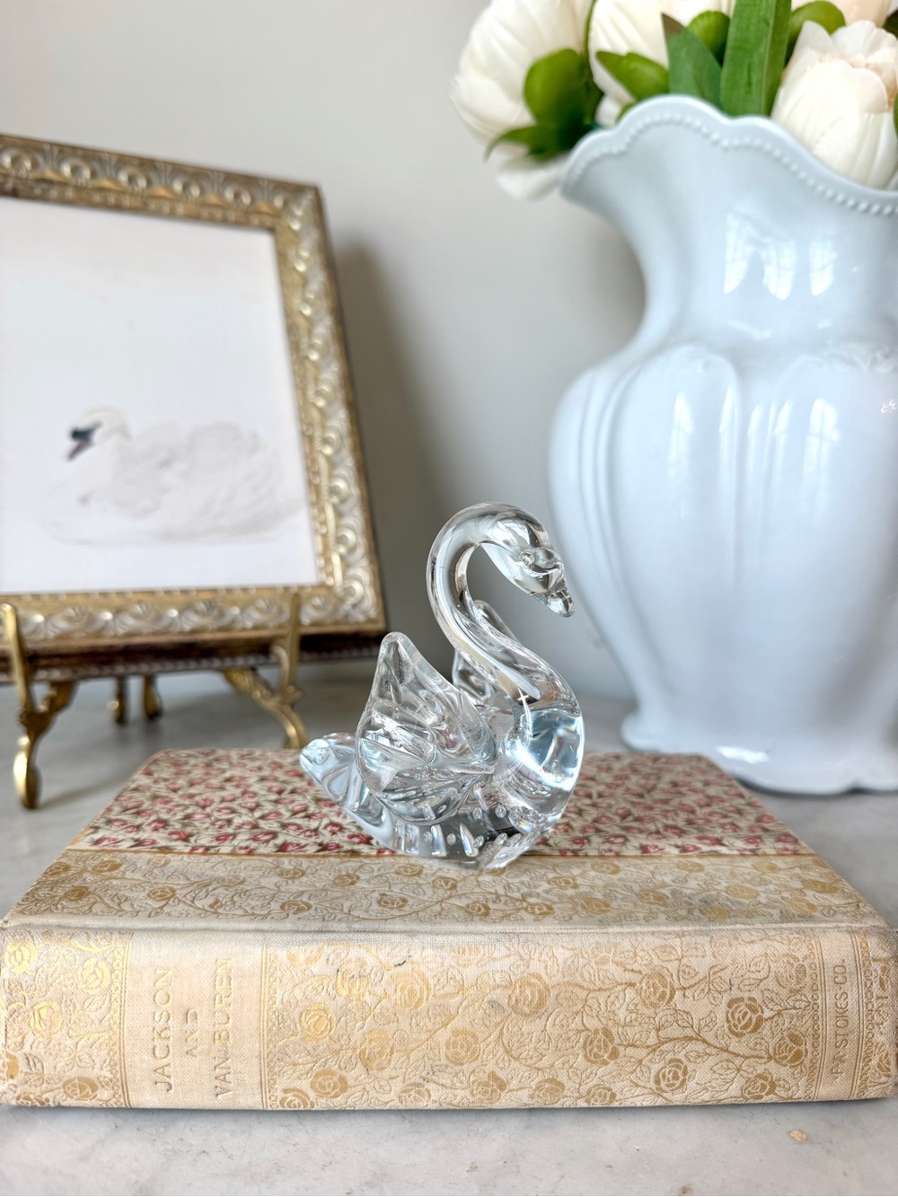 Vintage Clear Glass Swan Figurine - Elegant Home Art Accent